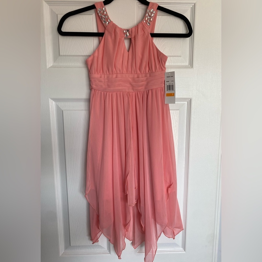 Girls special occasion dress. Size 7. NWT